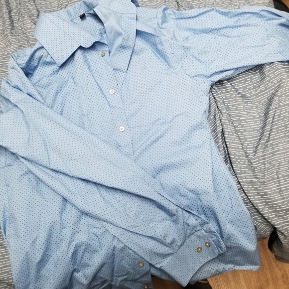 Variety of dress up style shirts - Picture 13 of 16